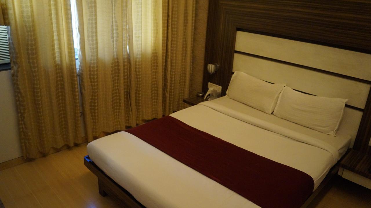 פאנבל Hotel Khandesh Residency מראה חיצוני תמונה