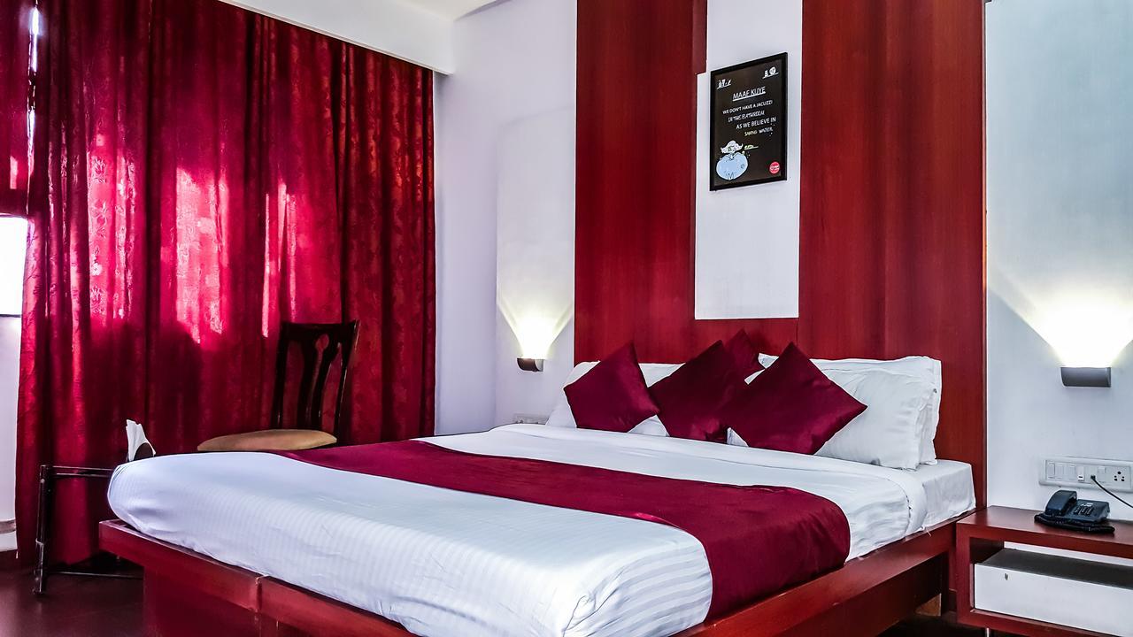 פאנבל Hotel Khandesh Residency מראה חיצוני תמונה